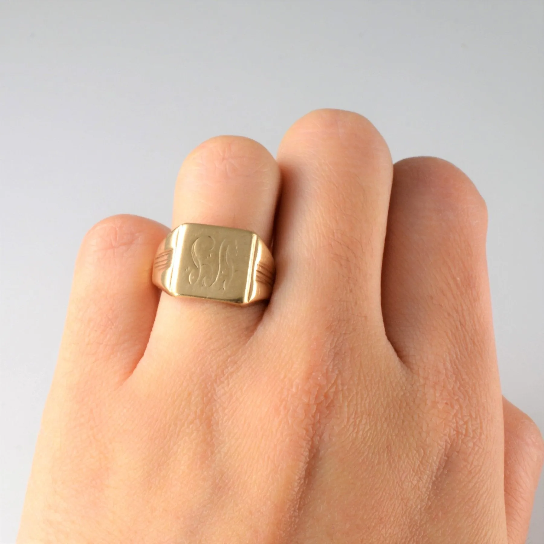 10K Gold Canadian Hallmarked Signet Ring | SZ 7 |