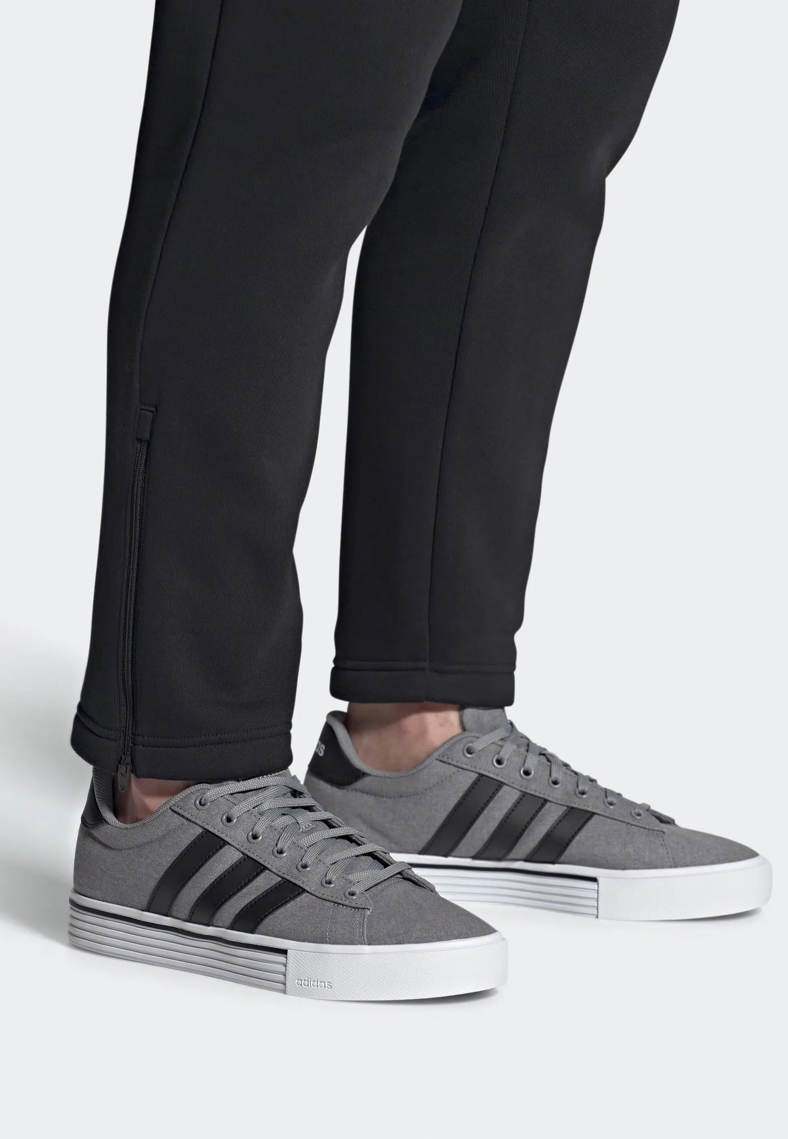 Adidas - Daily 4.0 Grey/Cblack/Ftwwht - Shoes