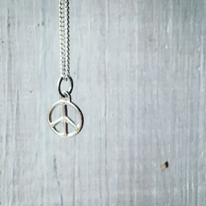 Peace Sign No.1 Tiny Charm Necklace Silver